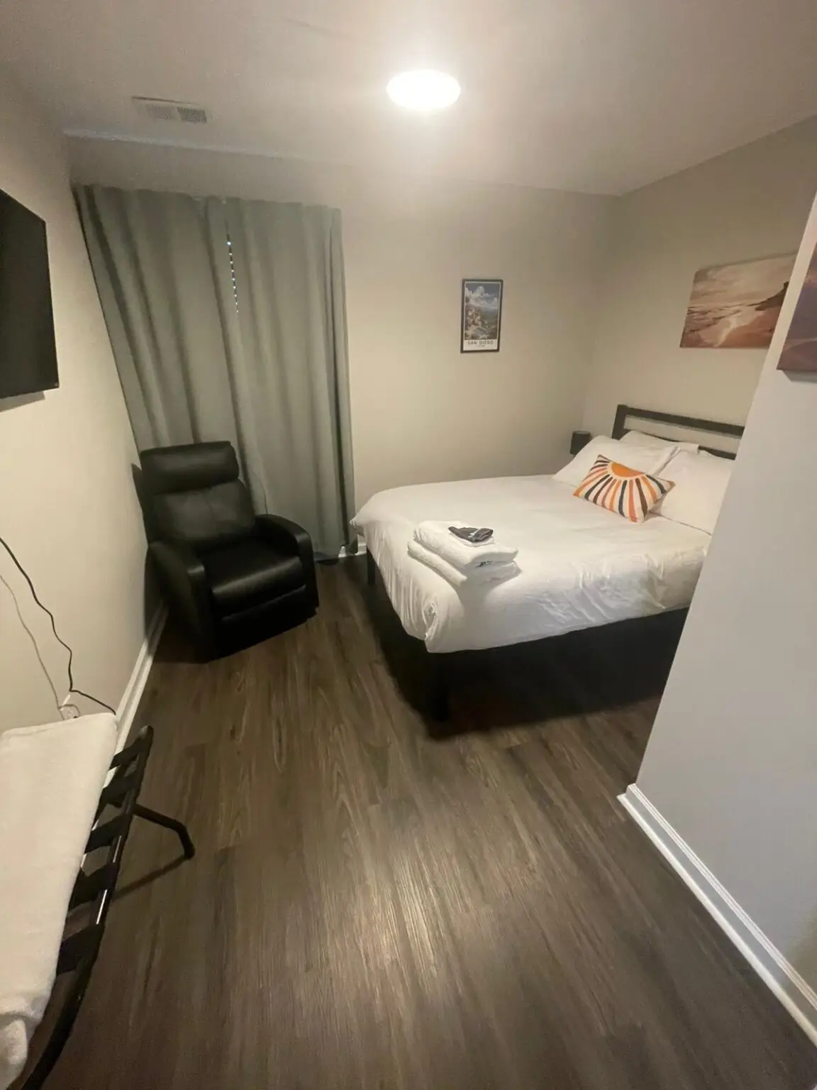 Airbnb bedroom, organized and cleaned