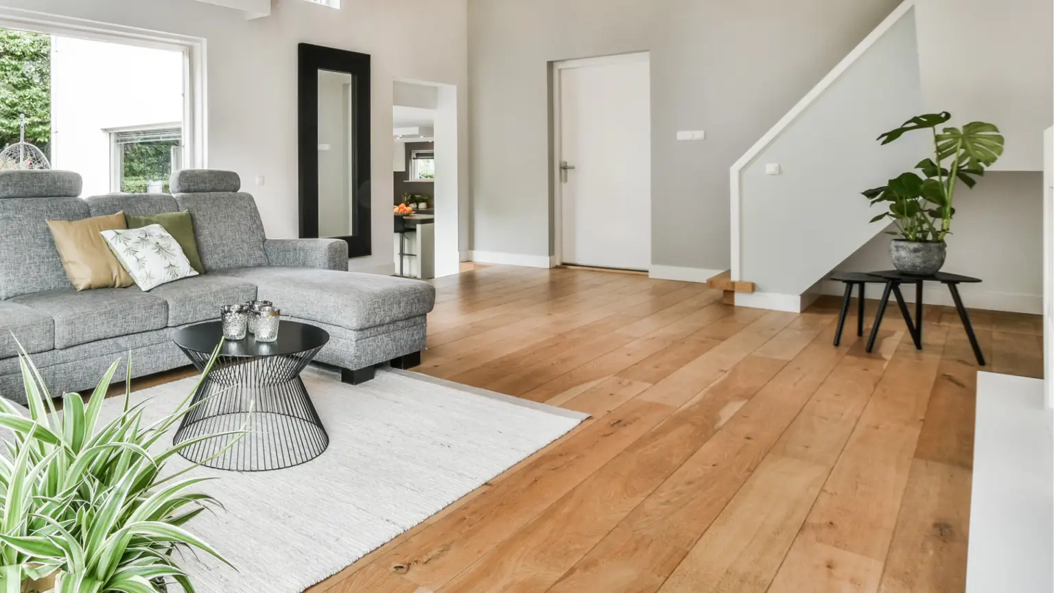Home floor cleaned and renewed by Blue Kangaroo experts